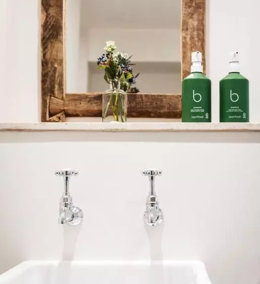 ユースホステル The Maytime Inn