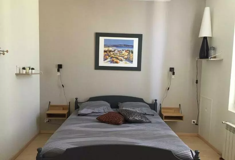 ベッドアンドブレックファースト Le Patio De L Oustal