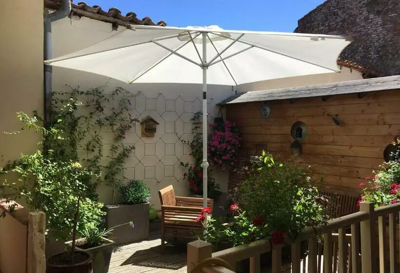 ベッドアンドブレックファースト Le Patio De L Oustal