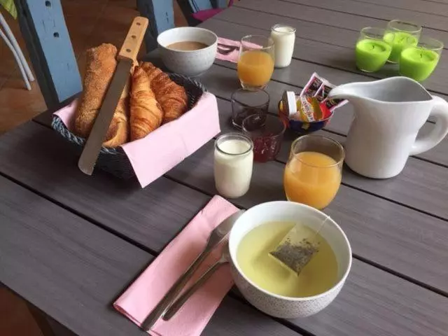 ベッドアンドブレックファースト Le Patio De L Oustal