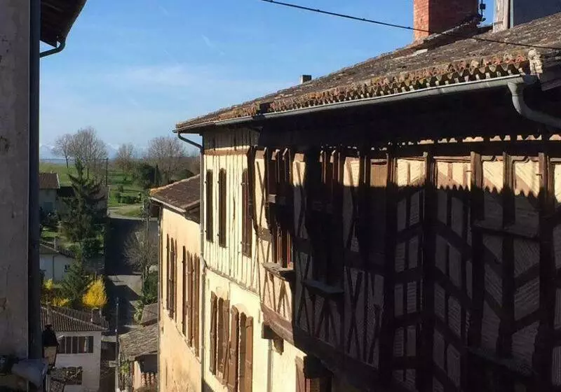 ベッドアンドブレックファースト Le Patio De L Oustal