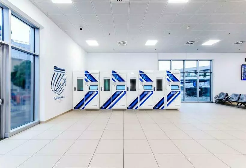 カプセルホテル Resting Pods   Zzzleepandgo Vce Venice Airport