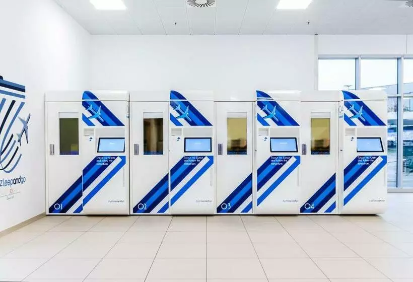 カプセルホテル Resting Pods   Zzzleepandgo Vce Venice Airport