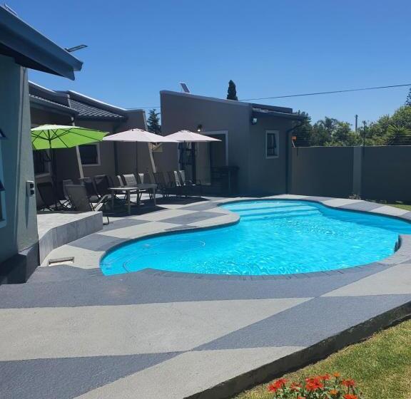 پانسیون Urlyfstyle Cottage 10km From Or Tambo Int Airport