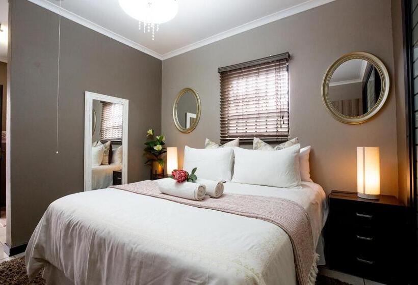 پانسیون Urlyfstyle Cottage 10km From Or Tambo Int Airport