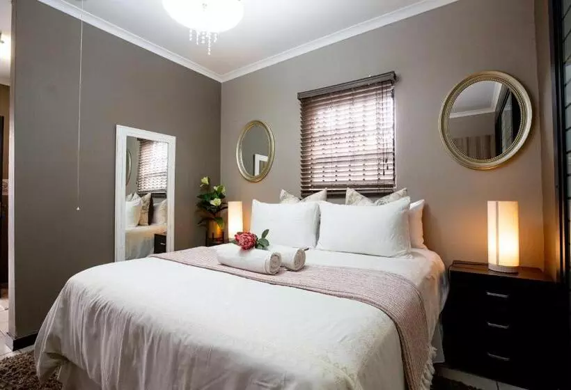 پانسیون Urlyfstyle Cottage 10km From Or Tambo Int Airport