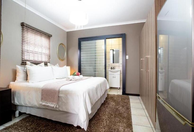 پانسیون Urlyfstyle Cottage 10km From Or Tambo Int Airport