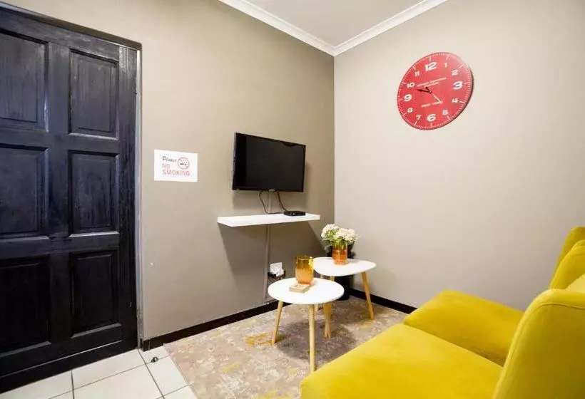 پانسیون Urlyfstyle Cottage 10km From Or Tambo Int Airport