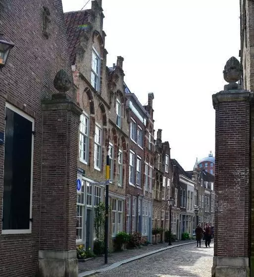 B & B Meet The Dutch