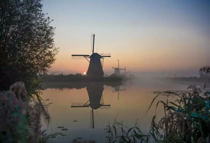 B & B Meet The Dutch