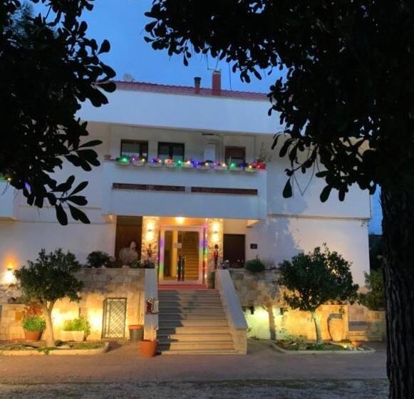 تختخواب و صبحانه La Casa Di Emanuella   Rooms & International Suites