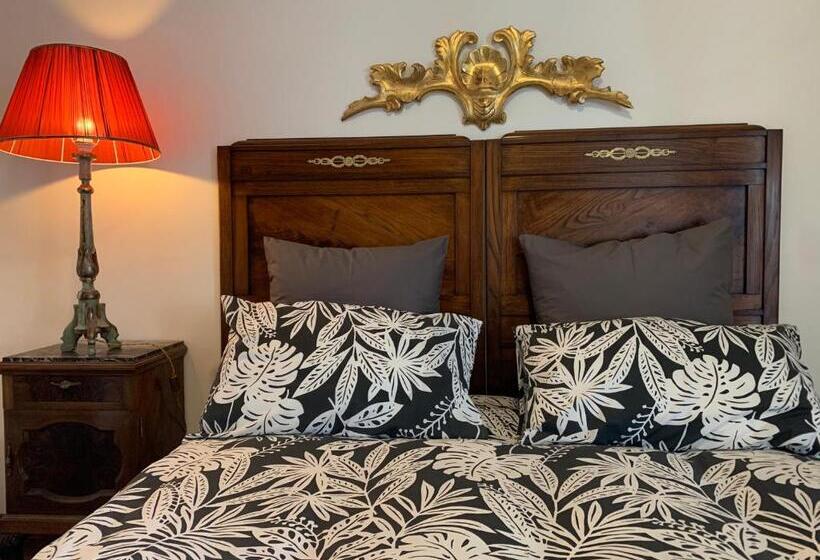 تختخواب و صبحانه La Casa Di Emanuella   Rooms & International Suites