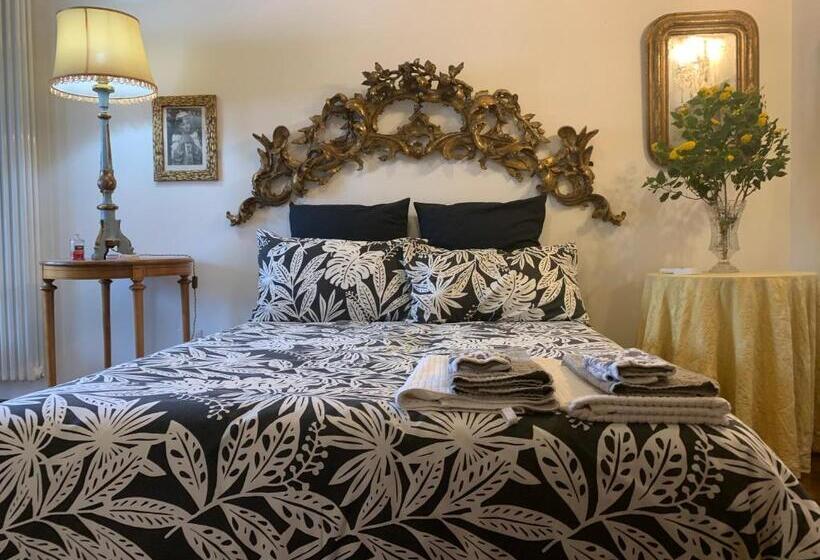 تختخواب و صبحانه La Casa Di Emanuella   Rooms & International Suites