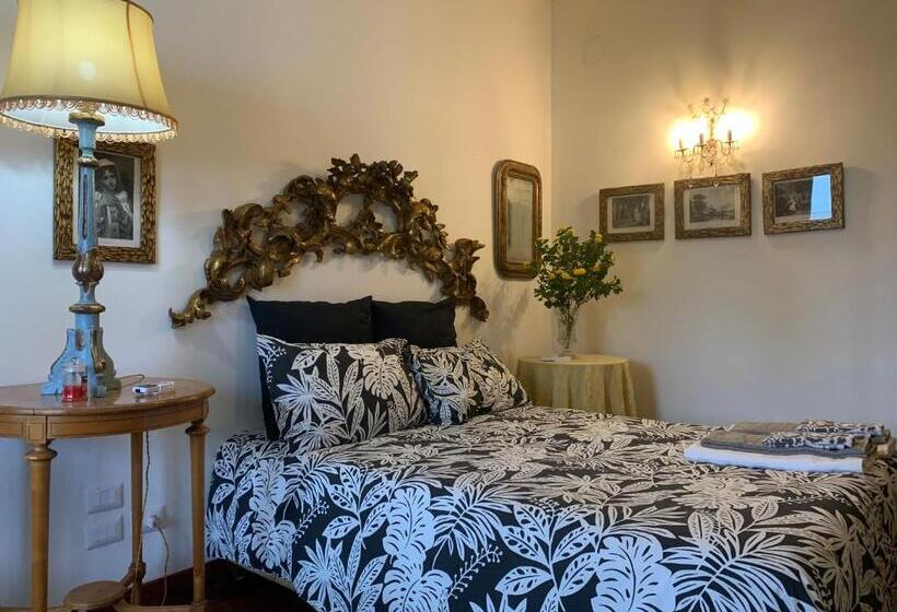 تختخواب و صبحانه La Casa Di Emanuella   Rooms & International Suites