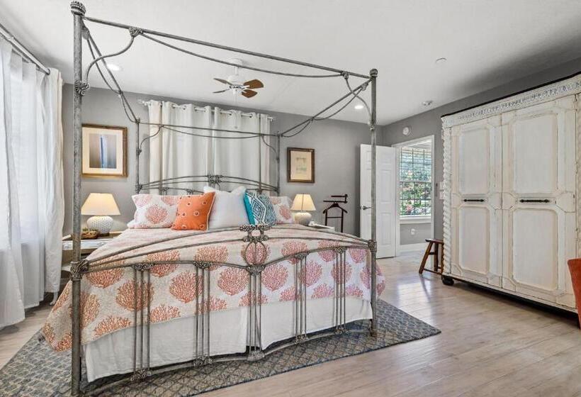 민박 The Kenwood Gables