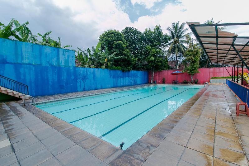 Otel Reddoorz Syariah At Cibadak Sukabumi