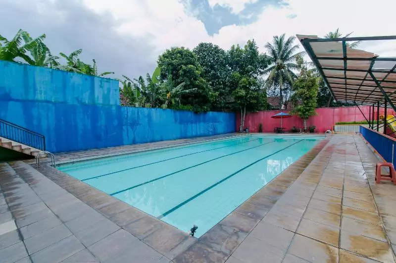 Hotelli Reddoorz Syariah At Cibadak Sukabumi