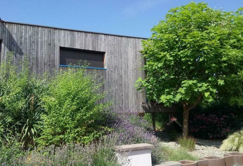 ペンション A L Ombre Des Catalpas