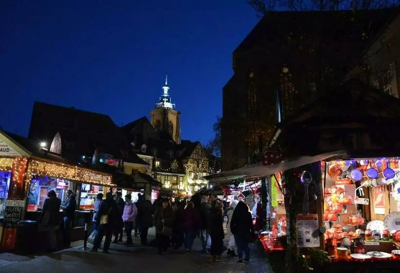 Majatalo A L Ombre Des Catalpas