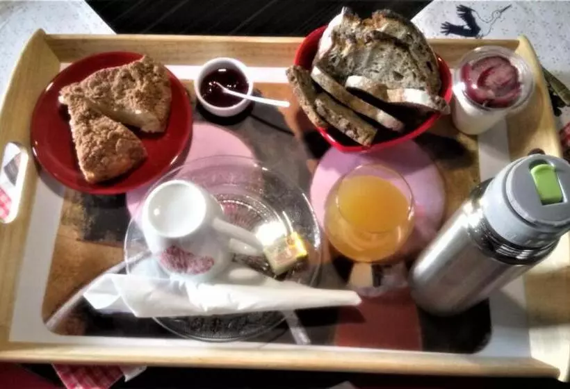 Majatalo A L Ombre Des Catalpas