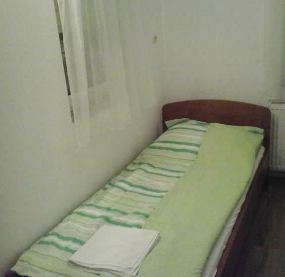 بنسيون Katica Vendégház