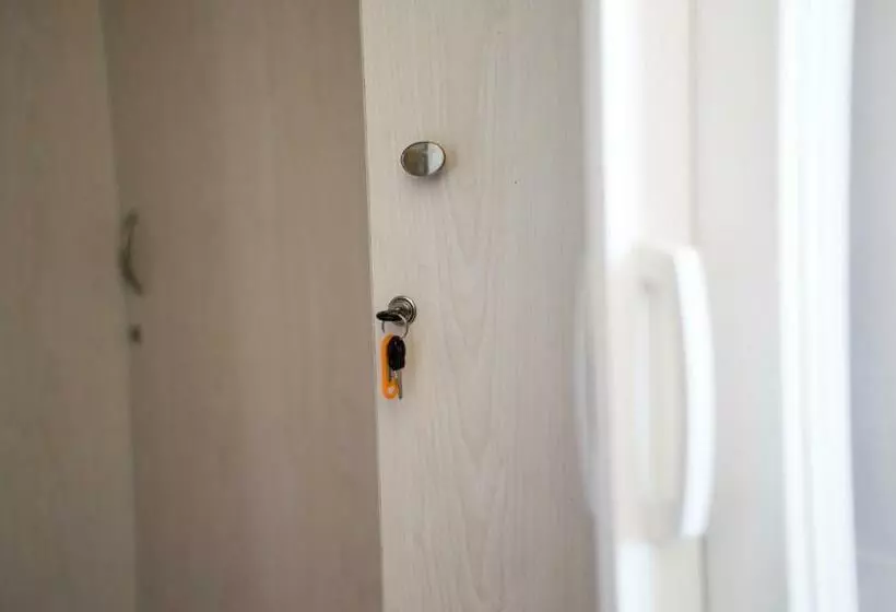 پانسیون Seroloana Guest House