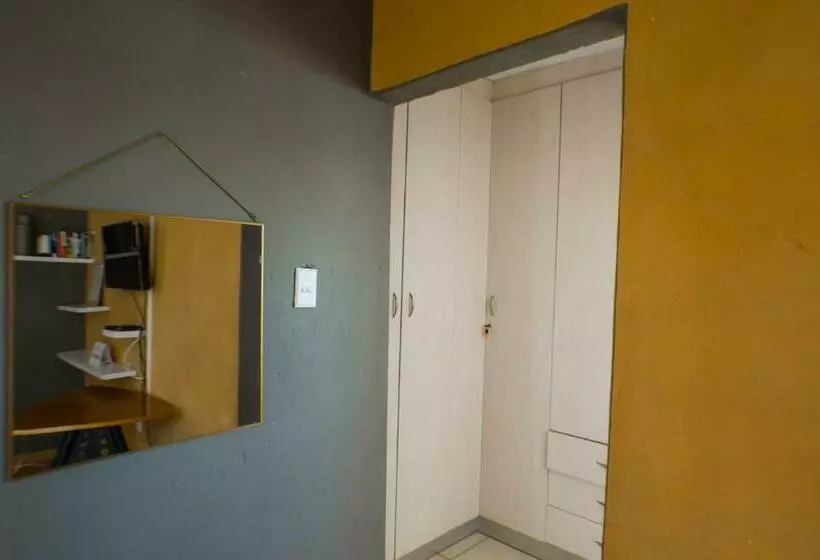 پانسیون Seroloana Guest House