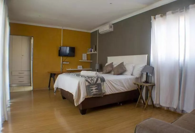 پانسیون Seroloana Guest House