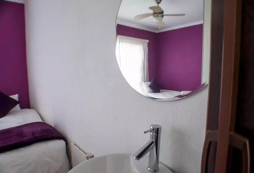 پانسیون Seroloana Guest House