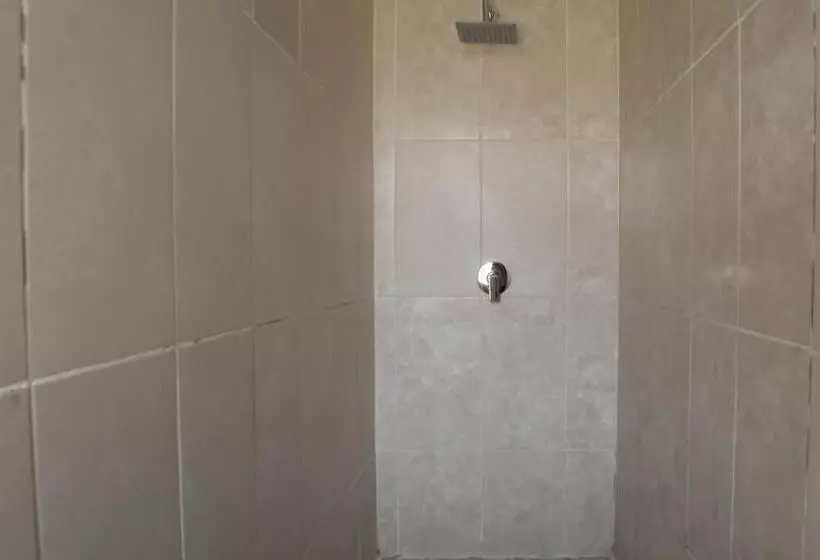 پانسیون Seroloana Guest House