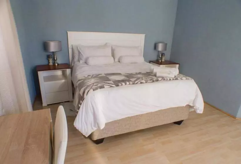 پانسیون Seroloana Guest House