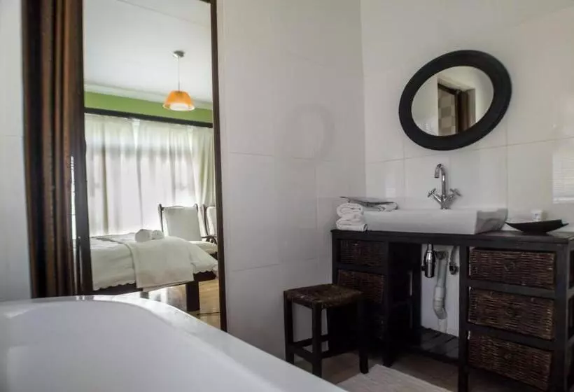 پانسیون Seroloana Guest House