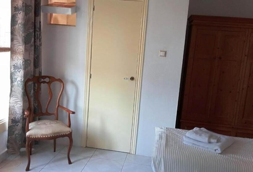 پانسیون Tara Casa Rural