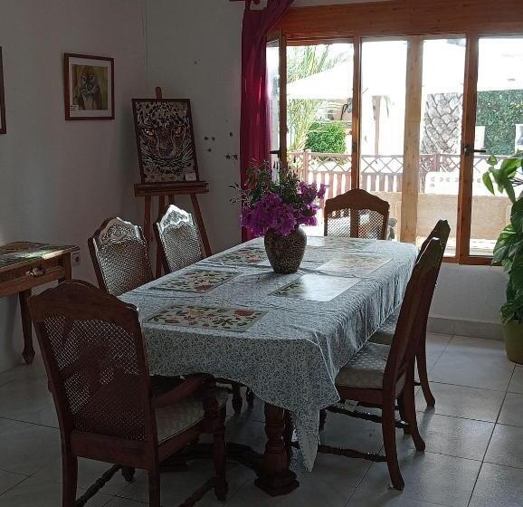 پانسیون Tara Casa Rural