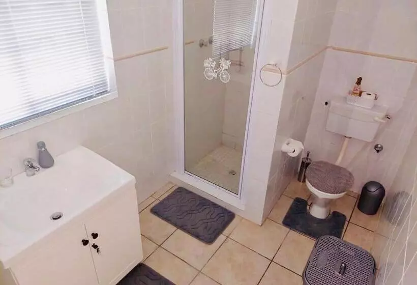 Majatalo The Vintage Crane Guest House