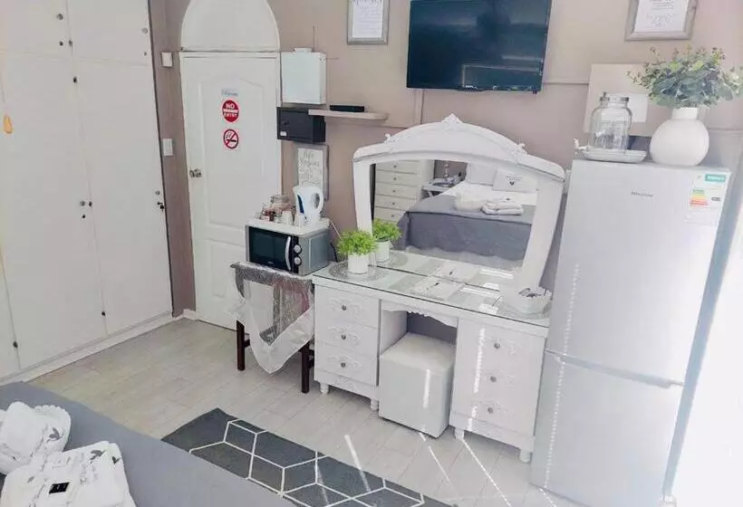 Majatalo The Vintage Crane Guest House