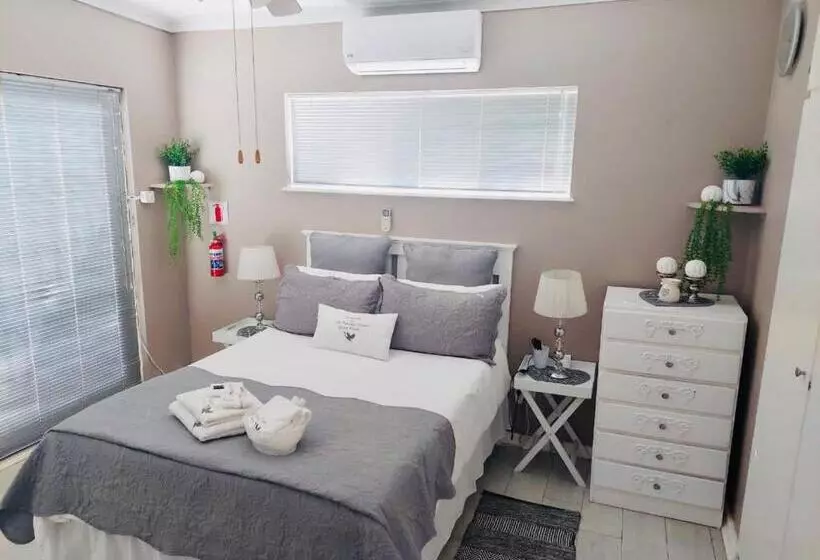 Majatalo The Vintage Crane Guest House