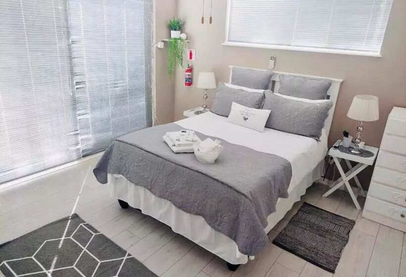 Majatalo The Vintage Crane Guest House