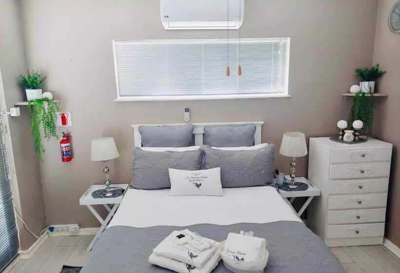 Majatalo The Vintage Crane Guest House