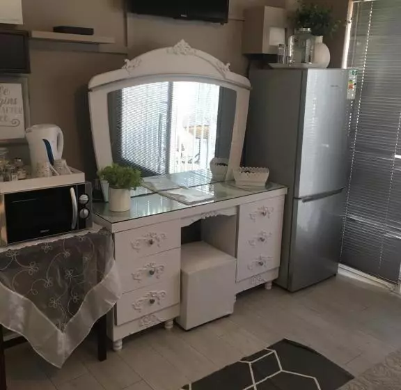 Majatalo The Vintage Crane Guest House