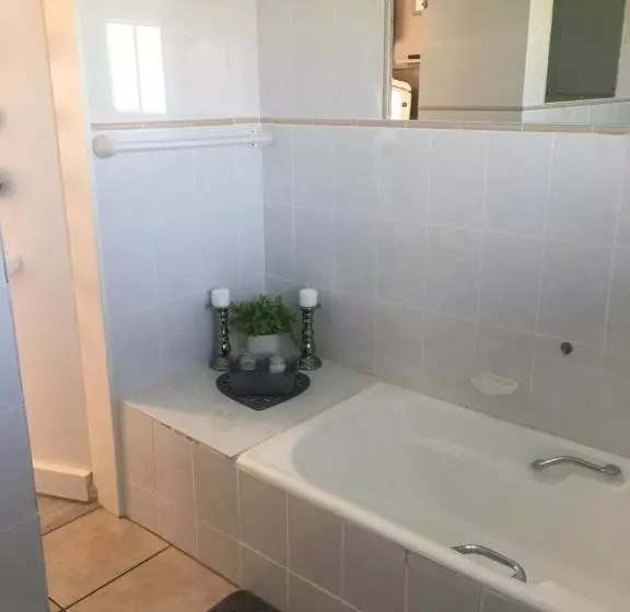 Majatalo The Vintage Crane Guest House