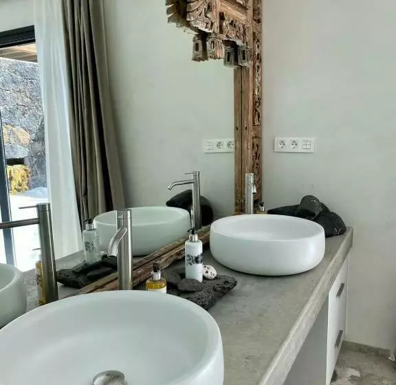 Majatalo Villa Shepherd Lajares   Luxury Villa Fuerteventura