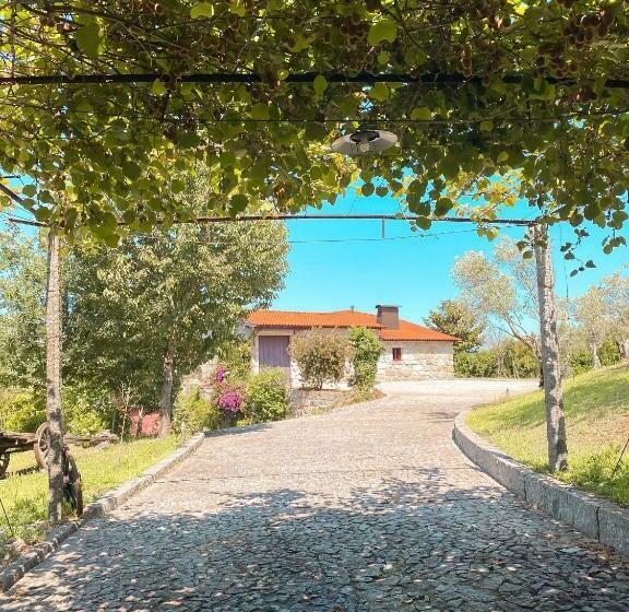 Aamiaismajoitus (B&B) Quarto Familiar Zona Guimaraes