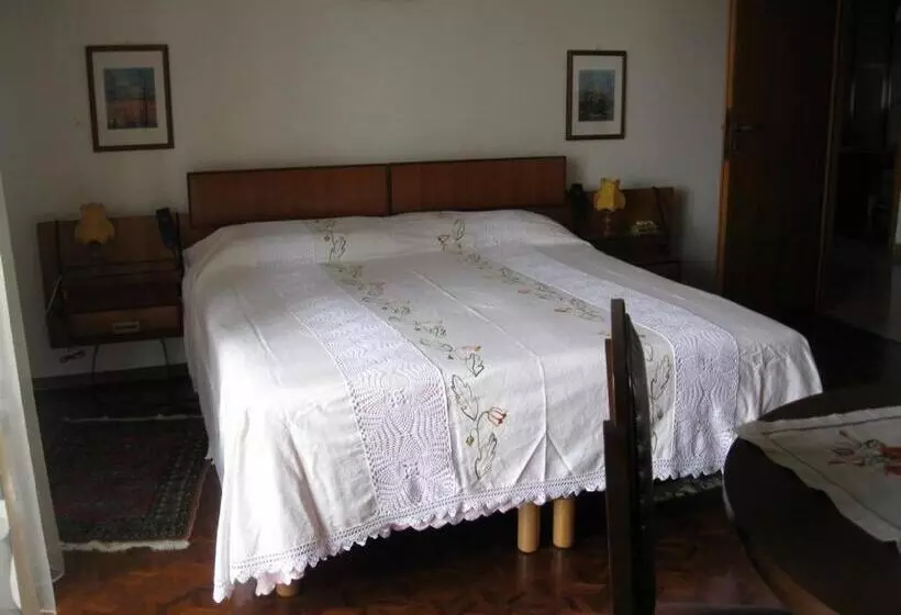 ベッドアンドブレックファースト La Casa Dei Pini