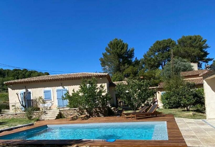 Bed and Breakfast Les Manaux En Provence