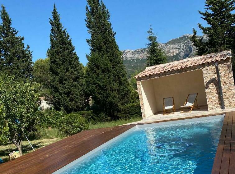 Bed and Breakfast Les Manaux En Provence