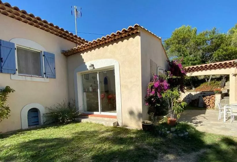 Aamiaismajoitus (B&B) Les Manaux En Provence