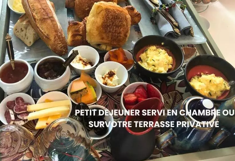 تختخواب و صبحانه Les Tchanquées
