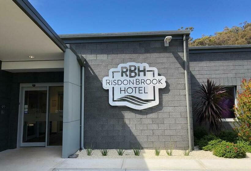 Отель Risdon Brook