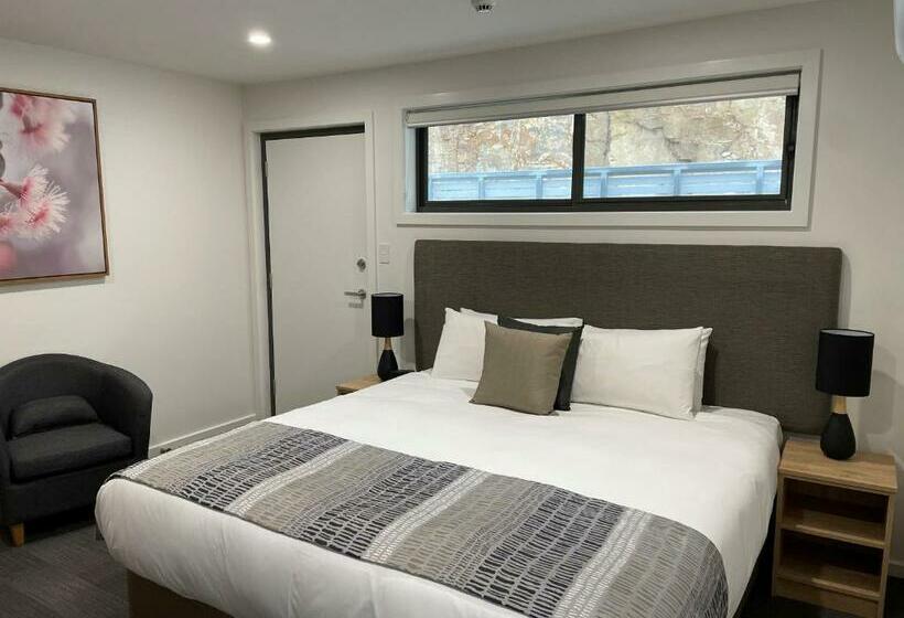 Отель Risdon Brook